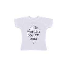 Afbeelding in Gallery-weergave laden, T-Shirt in zakje - "Jullie worden opa en oma" - Lounge&Lifestyle