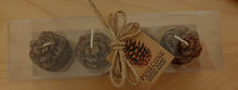 Afbeelding in Gallery-weergave laden, Dennenappel kaarsen - Lounge&Lifestyle