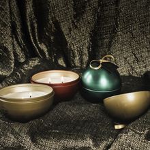 Afbeelding in Gallery-weergave laden, Soja kaars - Kerstbal rood