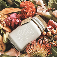 Afbeelding in Gallery-weergave laden, Soja kaars - Friends bites cozy nights - Lounge&Lifestyle