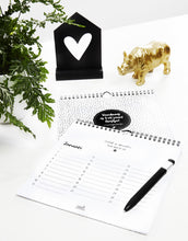 Afbeelding in Gallery-weergave laden, Verjaardagskalender zwart/wit met teksten - Lounge&amp;Lifestyle

